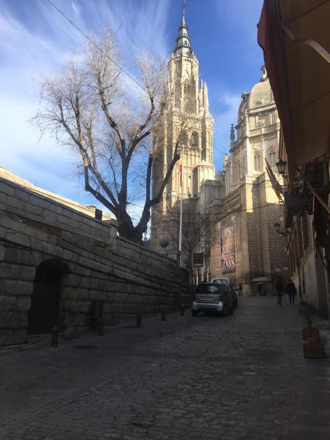 Apartamentos Catedral Escalinata Toledo Room photo